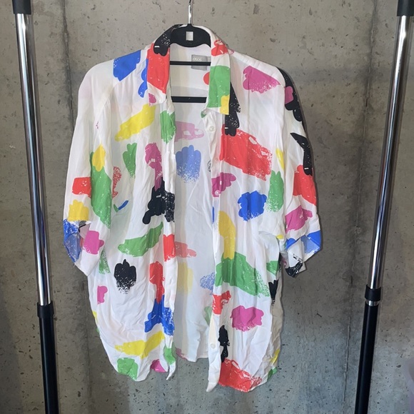 oversized shirt in bright abstract print - Picture 5 of 6